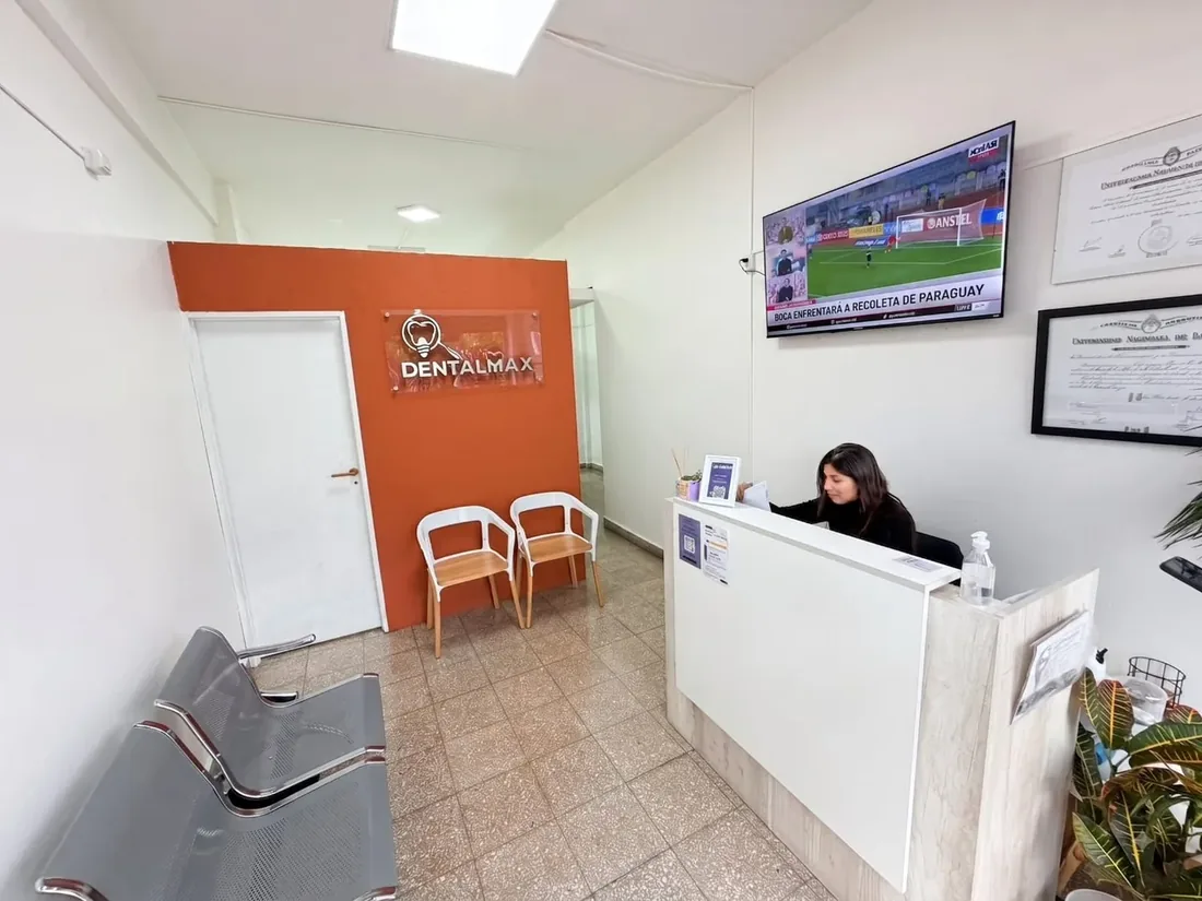 Recepción del consultorio Dental Max